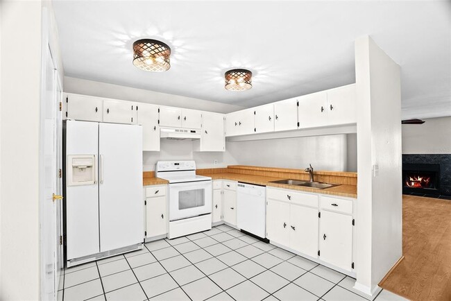 Building Photo - 12668 Castle Hill Dr