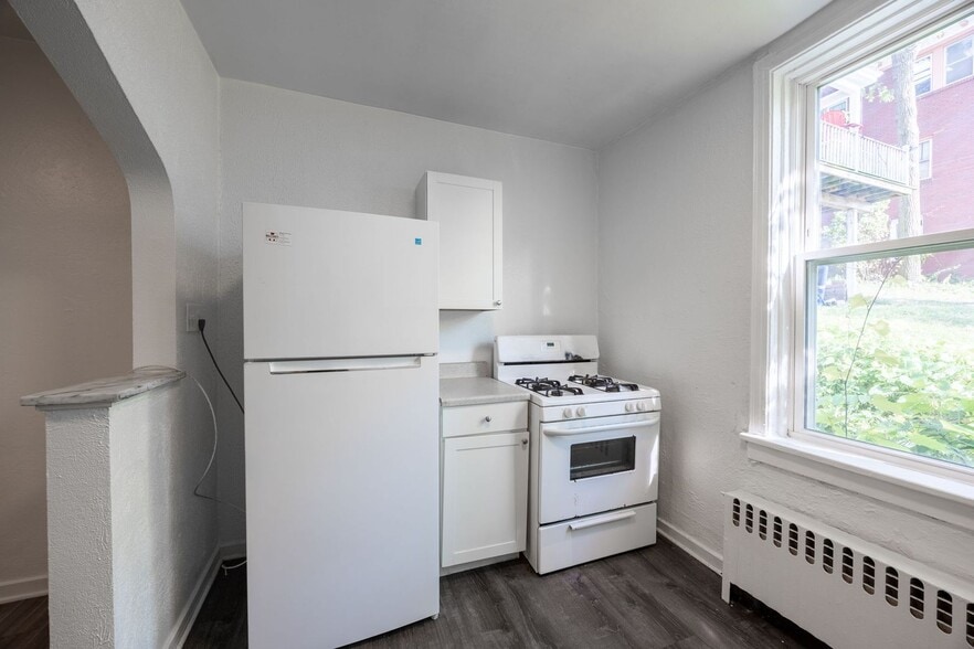 Building Photo - 2040 Brownsville Rd