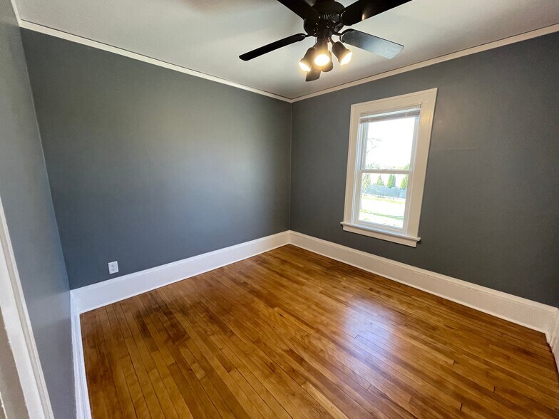 Building Photo - 1109 S 64th St