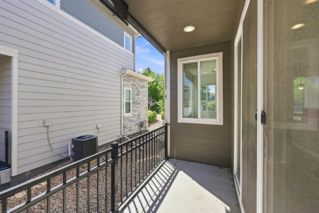 Building Photo - $2,495.95 - 3 Bed, 2.5 Bath Townhome in Aurora with Central AC and In Unit Laundry!