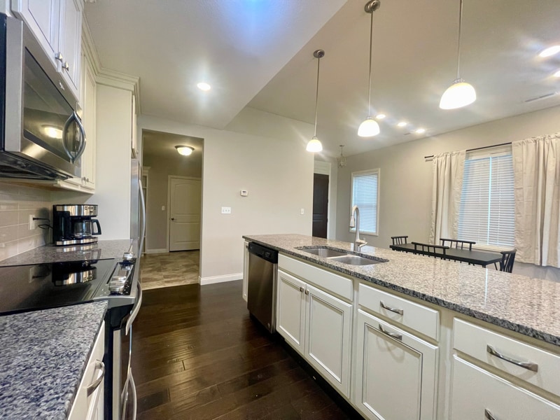 Building Photo - 1525 Residence Dr