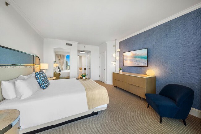 Building Photo - 4401 Collins Ave