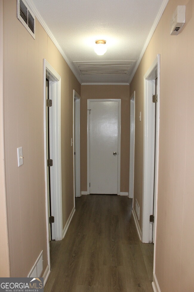 Building Photo - 289 Bruce St