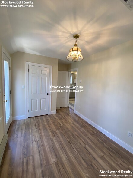 Building Photo - 18 Haverford St