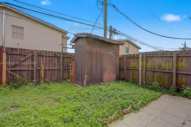 Building Photo - 3764 SW 60th Terrace