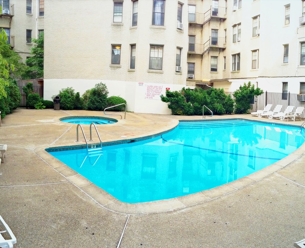 Building Photo - 129 Sutherland Rd