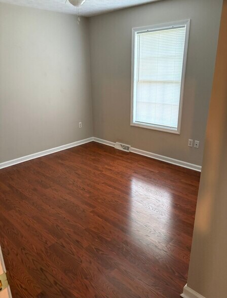 Building Photo - 542 Reynolds Dr