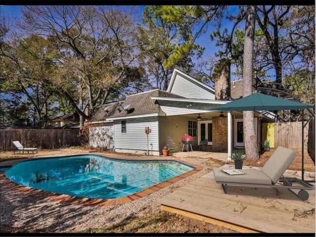 Building Photo - 10519 Laneview Dr