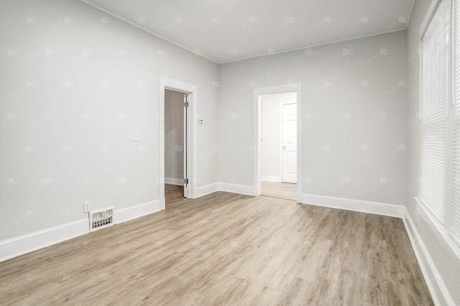 Building Photo - Cozy and Charming Two-Bedroom House with M...
