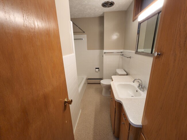 Building Photo - 1112 Milton Ave