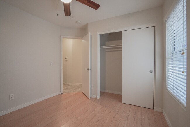 Building Photo - 15614 N 34th St