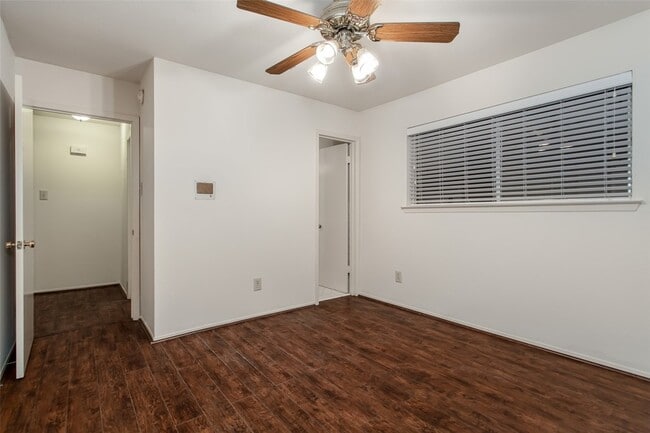 Building Photo - 7544 Brentcove Cir