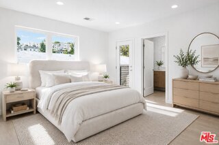 Building Photo - 2115 1/2 Beachwood Drive, Los Angeles, CA 90068 - 3 BR 3 BA house