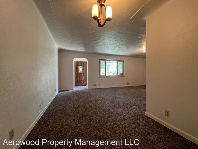 Building Photo - 3 br, 2 bath House - 850 S Flower