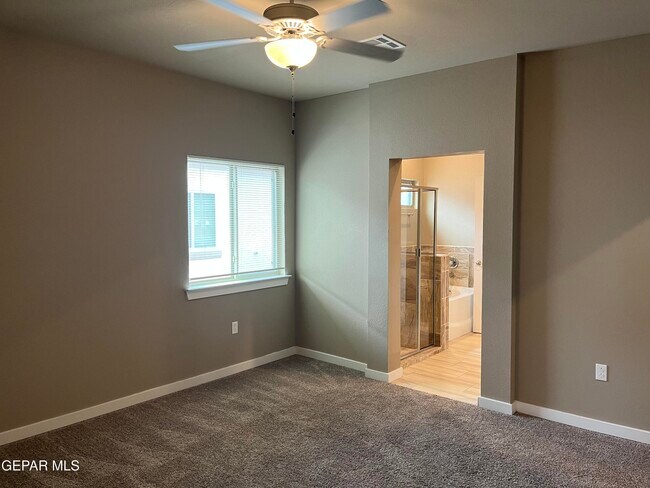 Building Photo - 11563 Leonor Duran St