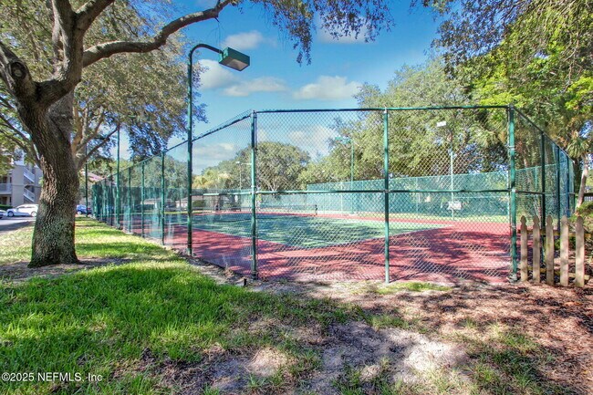 Building Photo - 9 Arbor Club Dr