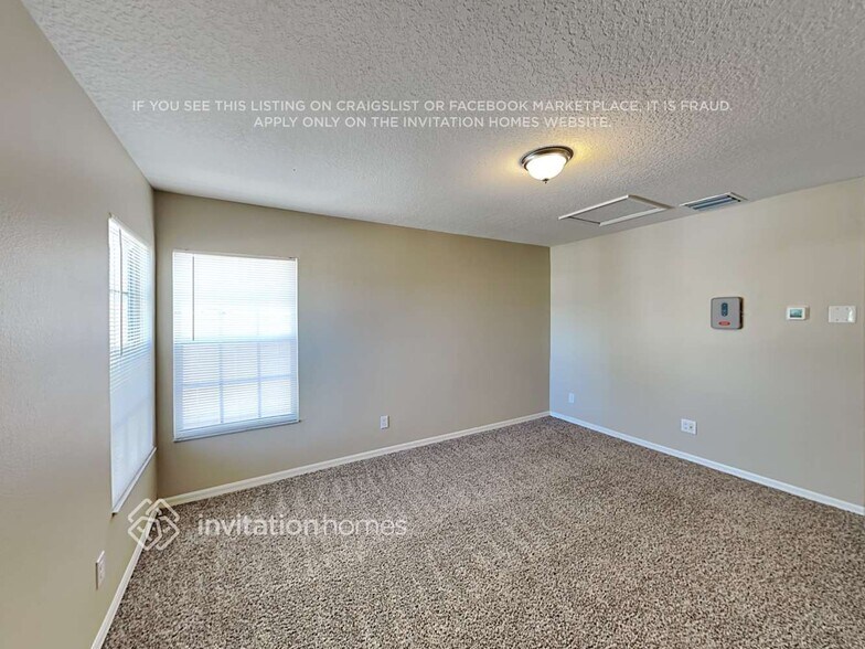 Building Photo - 11439 Village Brook Dr