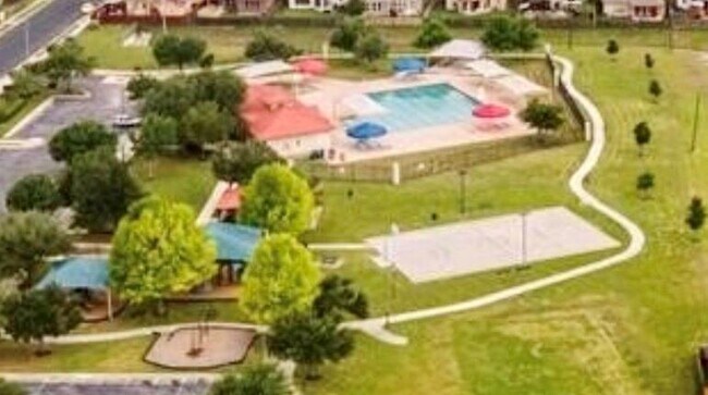 Building Photo - 8604 Capitol View Dr