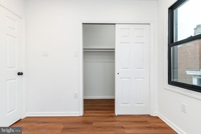 Building Photo - 32 E Elm St