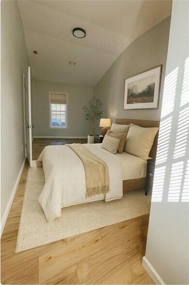 Building Photo - 17 Metcalf Ave