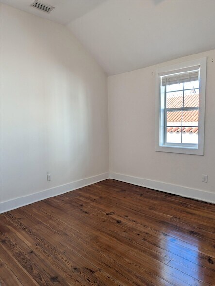 Building Photo - 11 Aviles St