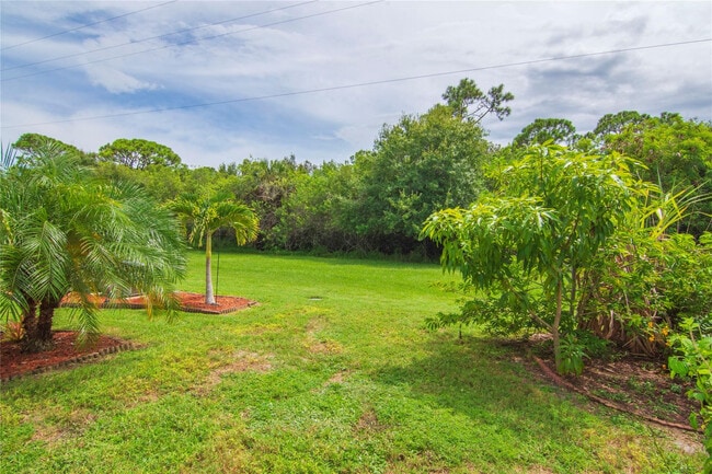 Building Photo - 1217 S Lakes End Dr