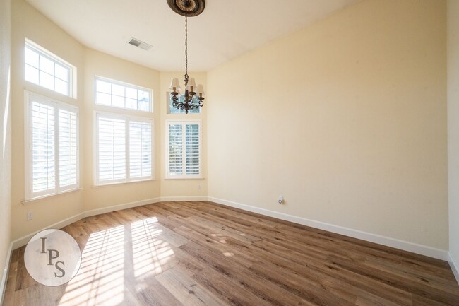 Building Photo - NorthWest Fresno Home, 3BR/2BA, Built 1998...