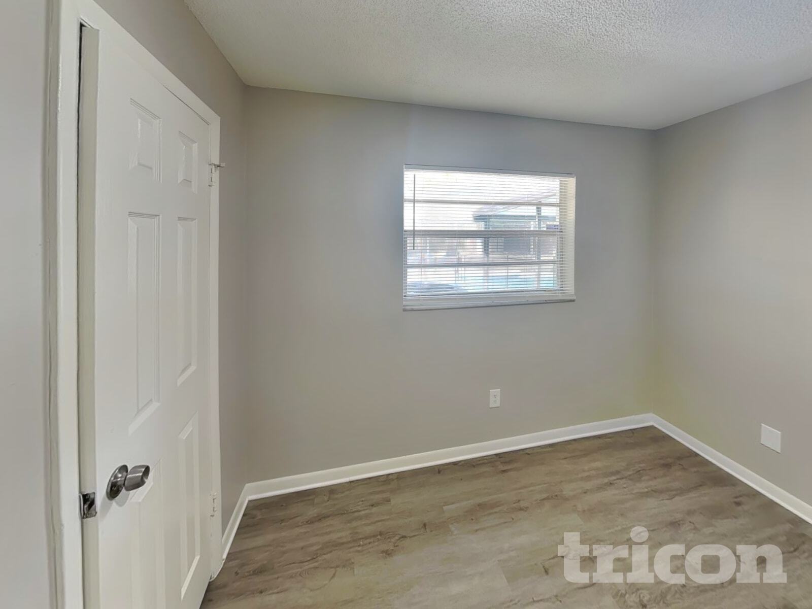 Building Photo - 120 N Alderwood St