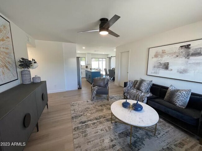 Building Photo - 1145 W Tulane Dr