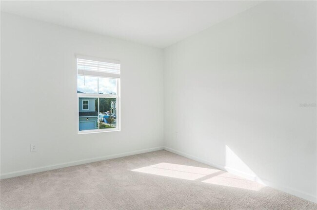 Building Photo - 2743 Skyline Lp