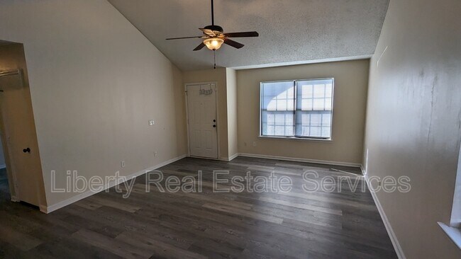 Building Photo - 959 Shady Ln