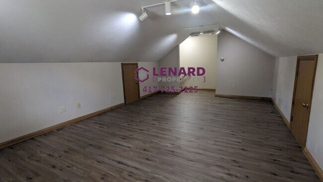 Building Photo - Beautiful and Spacious 3 Bedroom House!