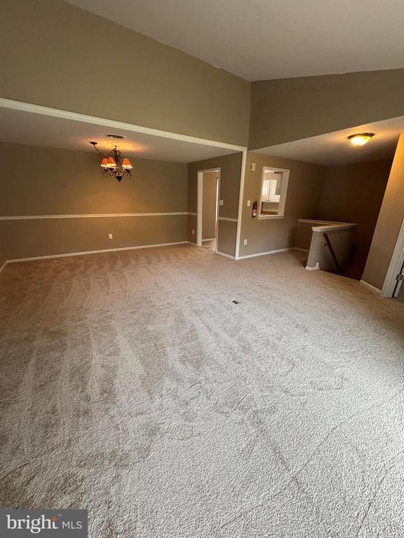 Building Photo - 906 Mews Dr