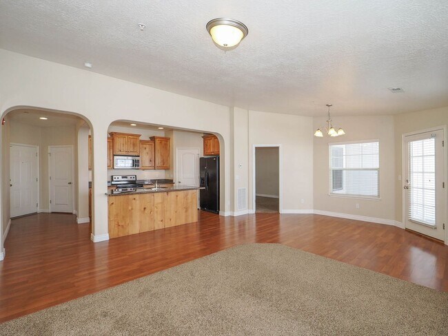 Building Photo - Beautiful Daybreak Condo