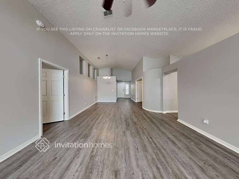 Building Photo - 4011 Fontana Pl