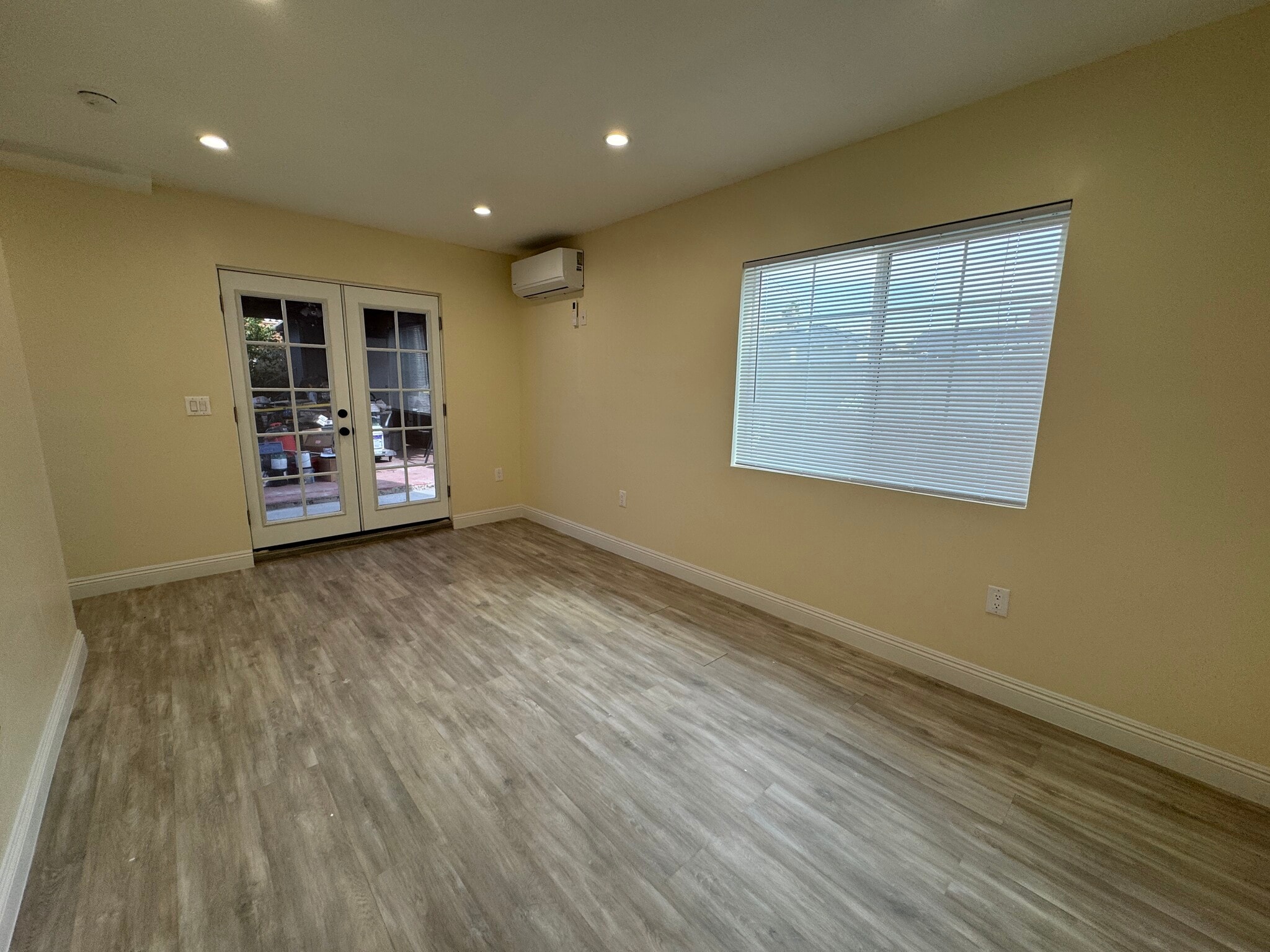 Building Photo - 756 Harps St