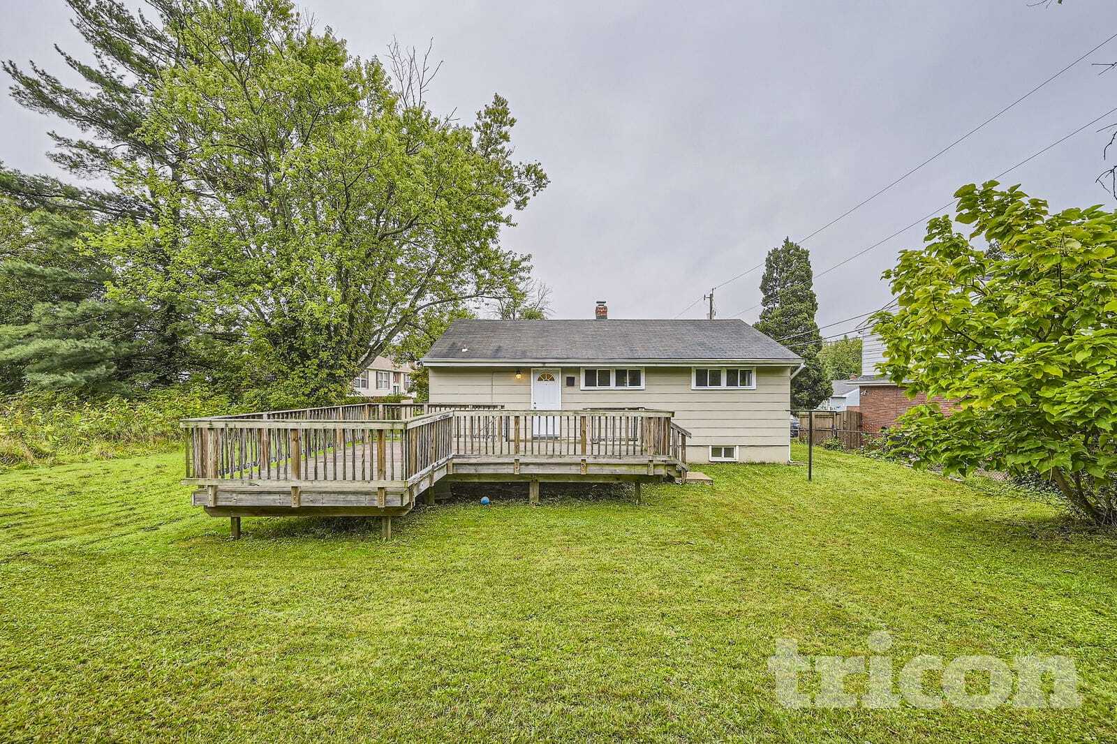 Building Photo - 2012 Royal Garden Dr