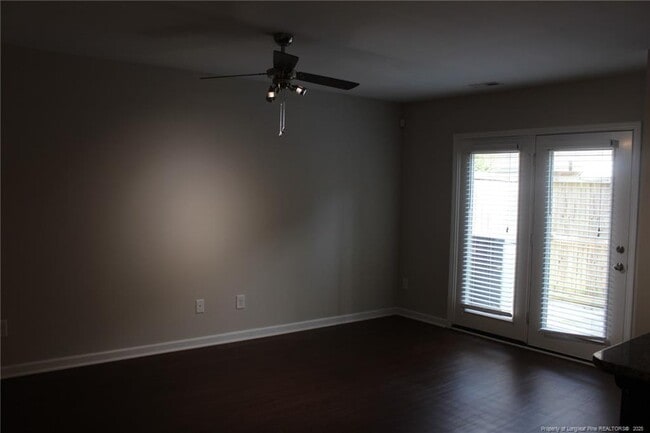 Building Photo - 2638 Middle Br Bnd