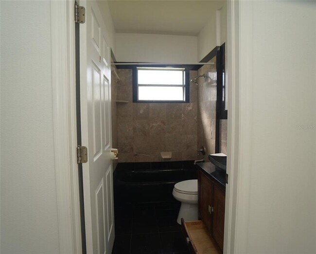 Building Photo - 10214 Evergreen Hill Dr