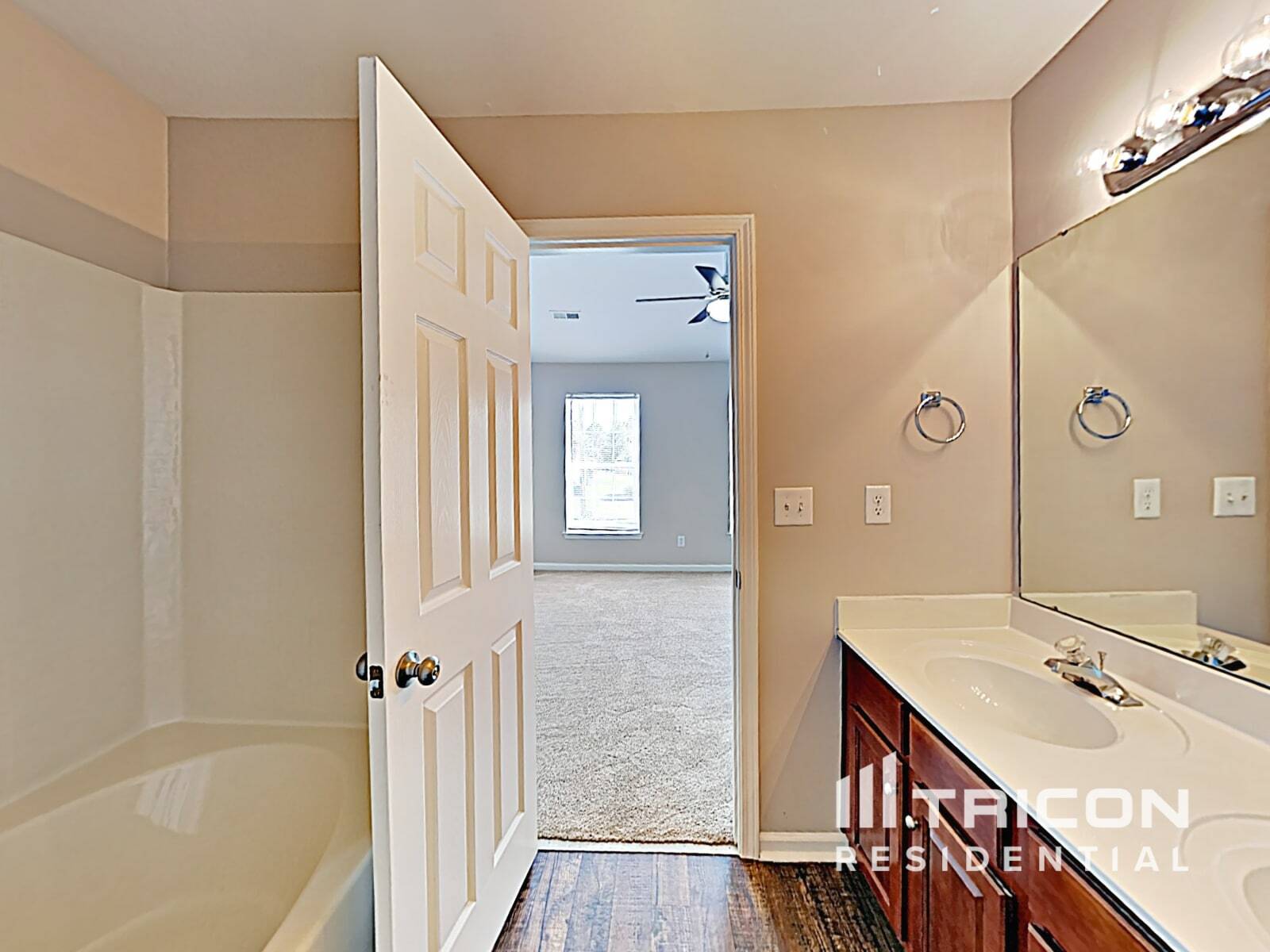 Building Photo - 8716 Rozumny Dr