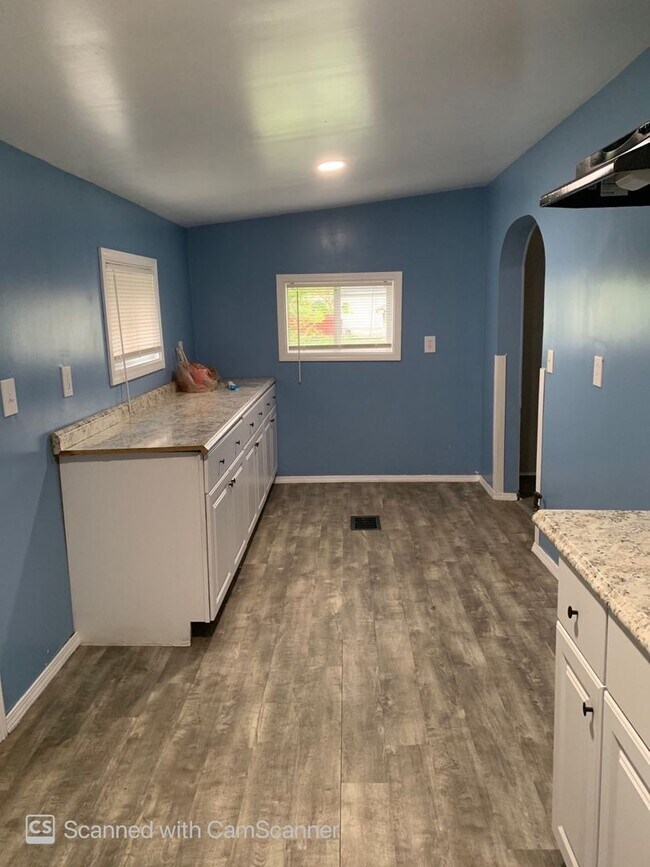 Building Photo - Great 3 bedroom 1 bath house for rent!