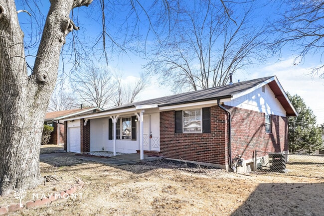 Building Photo - 1814 Millshire Dr