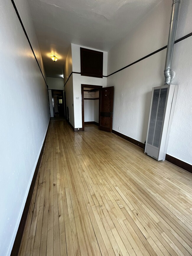 Building Photo - 617 St Joseph St