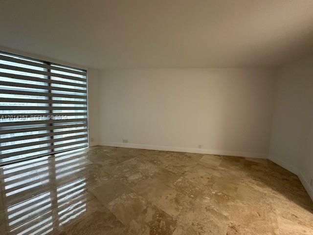 Building Photo - 1121 Crandon Blvd