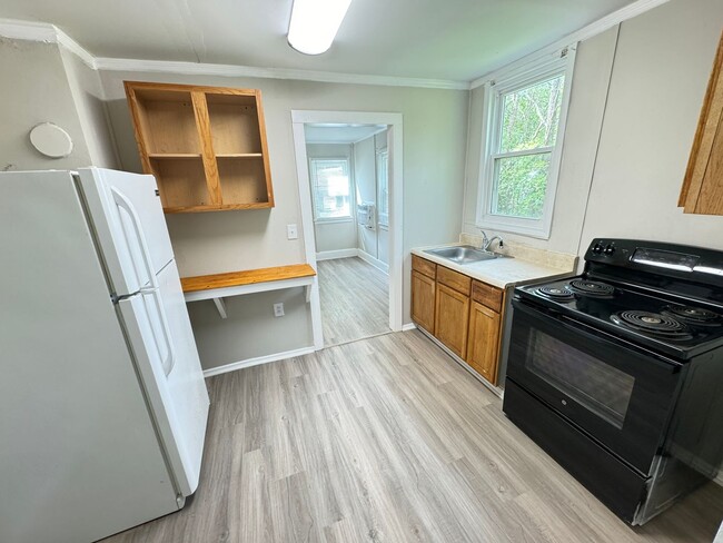 Building Photo - 2 bed 1 bath house close to downtown Kanna...