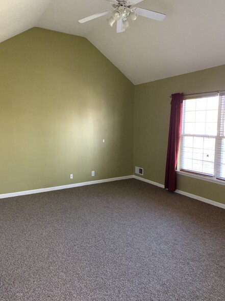 Building Photo - 4201 Bridlepath Pl