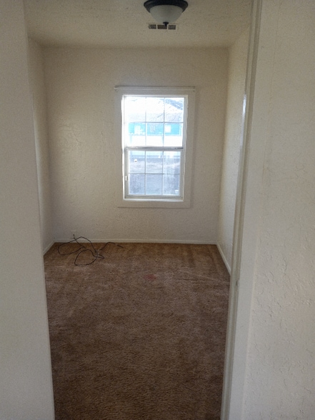 Building Photo - 3608 N Eastern St