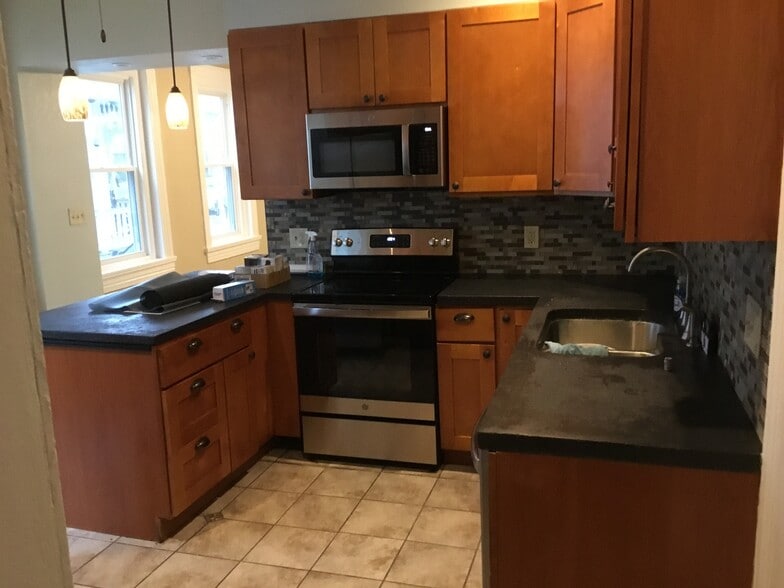 Building Photo - 275 Fayette St