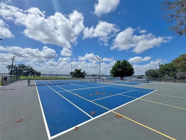 Building Photo - 715 Magnolia Pl