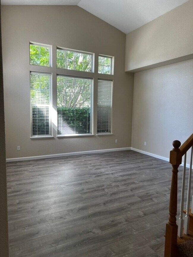Building Photo - Desired Two Story 3 Bedroom 2.5 Bath Petal...